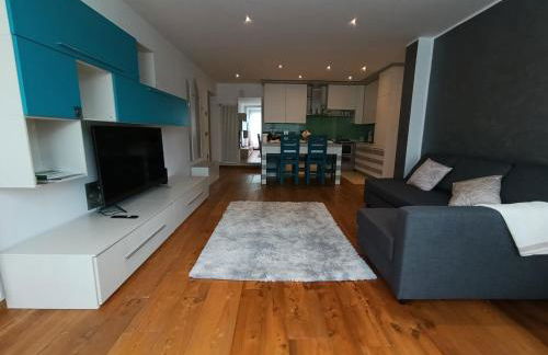 Casa Evelina con Parcheggio esterno e Garage gratis, appartamento con idromassaggio per due - Photo 7