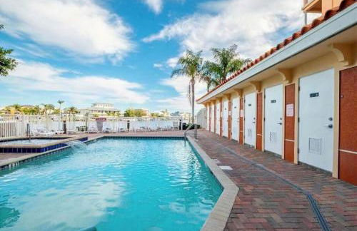 Luxury 5 Star Waterfront Condo 3 Bdr 2 Bath Pool Hot-Tub Panoramic Gulf and Intracoastal Waterway Views - Photo 9