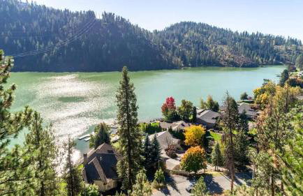 Breathtaking Lake Fernan Views & Cozy Comforts - Foto 28