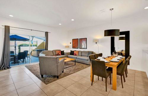 Upstay Spacious 3BR Home w Resort Access - Foto 9