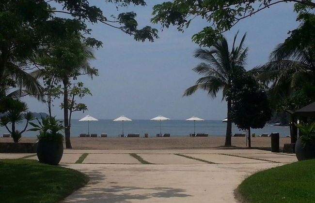 Dr Calayan's 2BR Condo at Pico De Loro - Foto 24