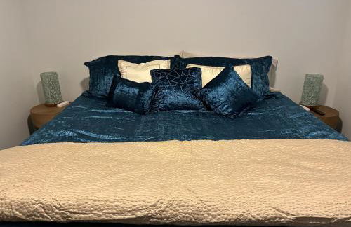 The Lawrencian Loft -2BD king & Queen beds, 2 BA - Foto 52