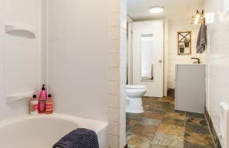 #StayInMyDistrict Hyde Park Bungalow - Photo 17