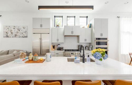 Extra Spacious 4 Bed / 4.5 Bath Music Row Home - Foto 39