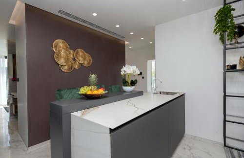 Luxury Lake-View Villa Karmen with Heated Pool, Private Spa & Sunset Terrace - Foto 13