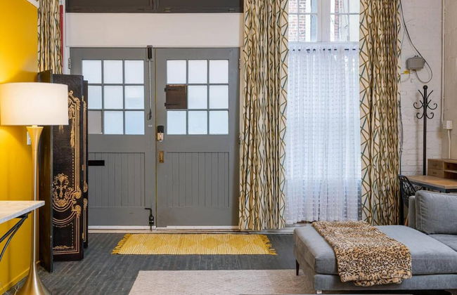 Elegant Edgy Loft on Historic Alley Parking - Foto 43