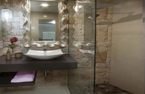 Villa de Lujo con Jardines y Piscina - Foto 34