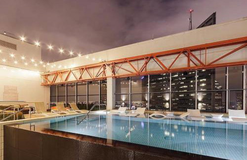 Luxury 17th Floor Downtown Dallas High-Rise with Free Parking, City Views, Pool & Gym - Foto 19