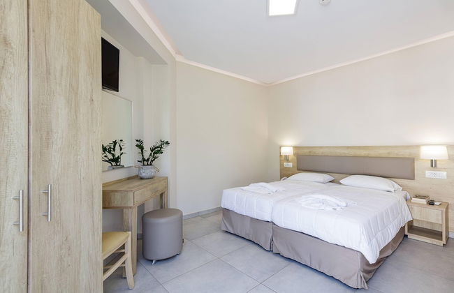 Theo Star Beach Hotel - Photo 27