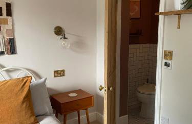 The Harborne Home opposite QE hospital & Birmingham university - Photo 13