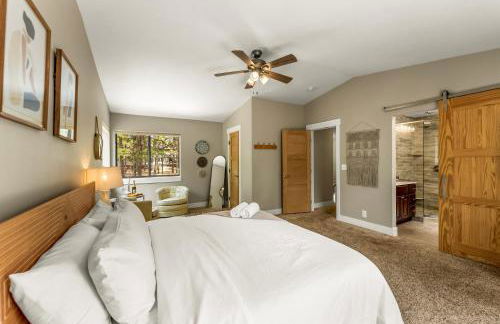 Spacious Comfort in Scenic Monument - Foto 27