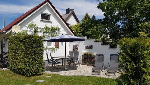 Ferienhaus Ostseebrise Usedom im Grünen familienfreundlich ruhig Parkplatz Terrasse Kamin - Foto 3, Garden