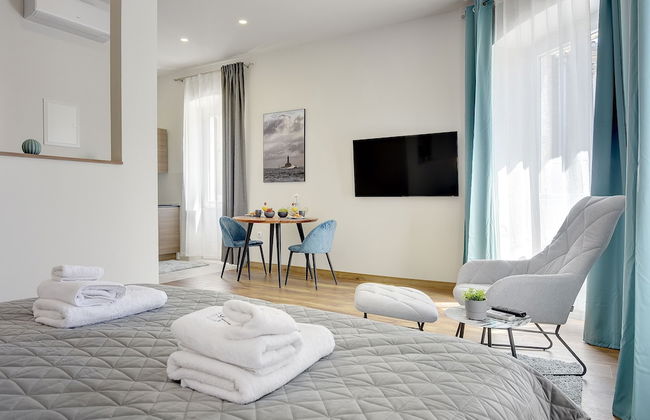 D&A Central Luxury Apartments - Photo 19