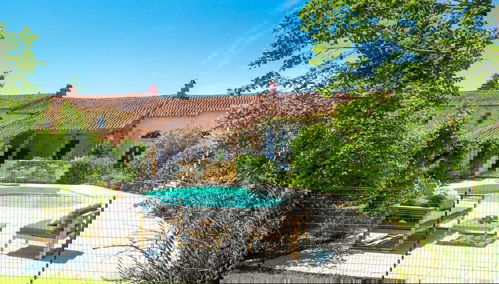 Holiday Home in Saint-laurent-de-la-salle With Pool - Foto 1, Imagem principal