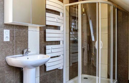 Gorgeous Home In Saint-Germain-Sur-Ay - Foto 28