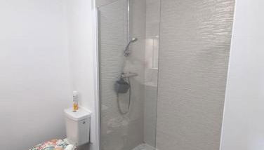 Maubec YourHostHelper - Foto 5, Shower