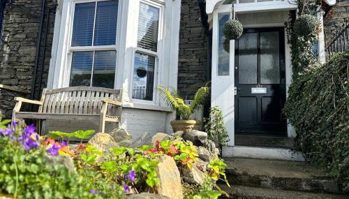 Luxury Pet Friendly 3 Bedroom Home with Copper Bath - Photo 5, Garden