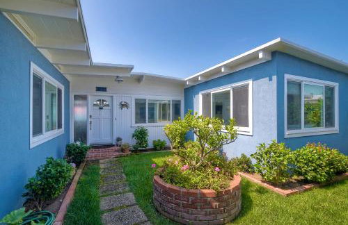 Oceanfront Villa with Private Beach Access, Remodeled Kitchen - Photo 40