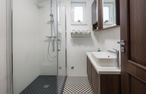 Villa MATER - luxuriously equipped villa with a 15m long swimming pool - Photo 28