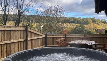 Countryside 3 Bedroom Log Cabin With Private Hot Tub - Ash - Foto 1