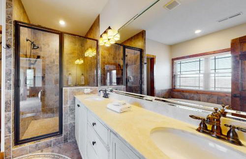 Spacious Lakeview Townhouse Sleeps 8 Deck Grill - Foto 25