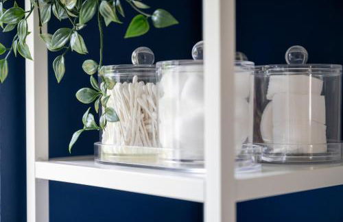 Superb Two Bedroom House Near Etihad & Coop Live - Free Parking - Foto 16