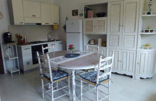 Casa vacanza - Pinus Village Casa margherita a Pula-Chia - a 350 m a piedi dalla spiaggia più vicina, a 5 minuti in auto dalle spiagge di Chia ed a 15 minuti in auto dalla splendida spiaggia di Tuerredda - Foto 8