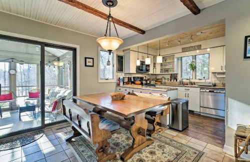 Peaceful Goshen Cottage with Screened Porch and Views! - Foto 6