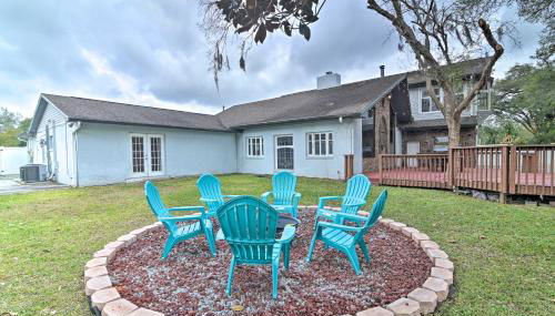 Grand Valrico Home with Deck, Fire Pit and Yard! - Photo 3