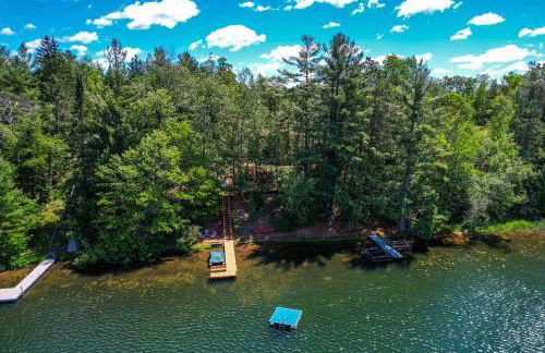 Lakefront Cabin with Dock, Fire Pits in Danbury! - Foto 42