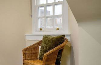 3-Bed Georgian Townhouse Next to Wellbeing Clinic - Foto 33