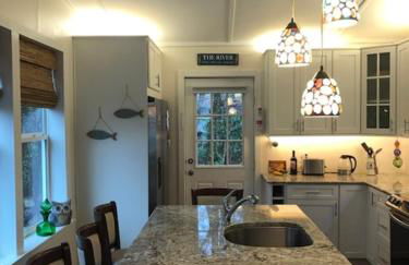 River Run Cottage Modern 2BR Waterfront Retreat in Linville Land Harbor - Foto 7