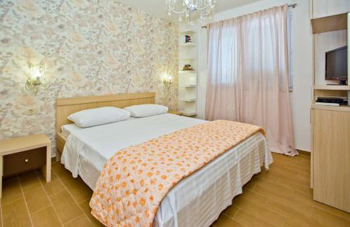 Island Hvar Seaside Villa Levanda with Beach, Pool & Seaview - Photo 60