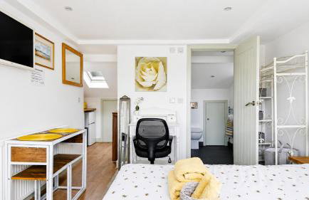 The Isabella Studio by Richmond Park - Photo 9