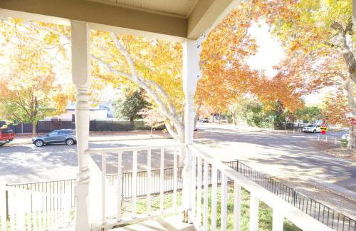 A+ 2 BR Victorian Home away from Home - Foto 10