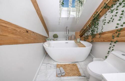 Light filled zen 3BR Penthouse - 7 min to Westport - Foto 12