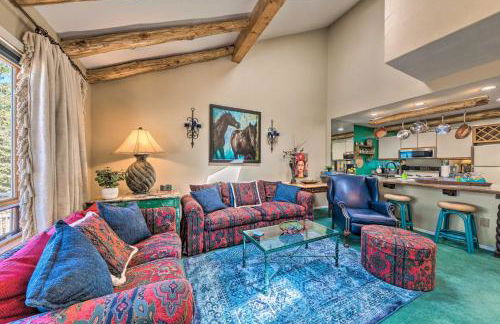 Eclectic Home with Deck 4 Miles to Ski Cloudcroft! - Foto 4