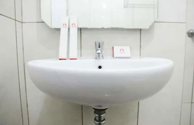 Modern Style Studio at The Nest Puri Apartment - Foto 24