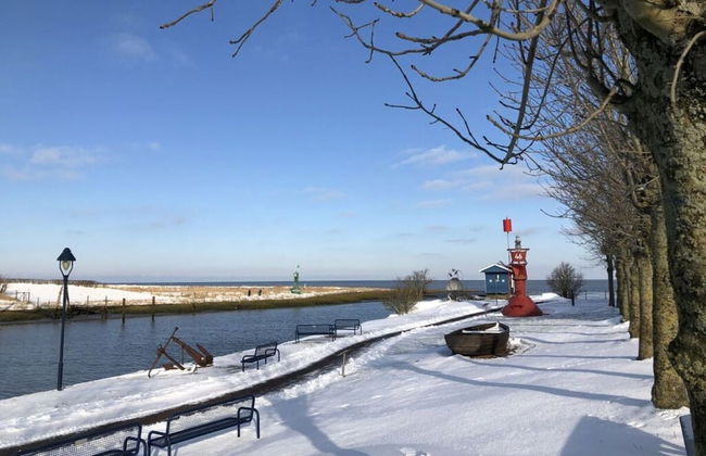 Roof-only House Modern Retreat - Photo 17