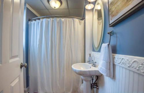 Spacious 6BR close to Portsmouth beaches and UNH - Photo 64