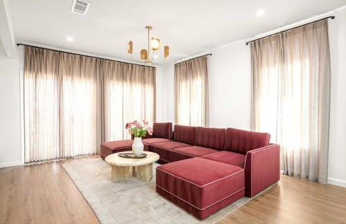 Gated Resort, 2 Homes, 9BR Ensuites, Slps27, Pool - Photo 43