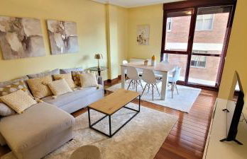 Cozy Yellow Home in Getxo - Foto 2
