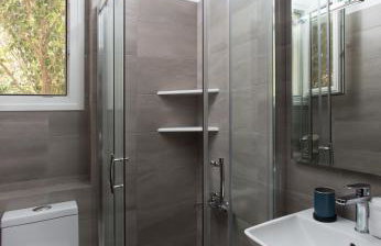 Venetia Apartments - Photo 11