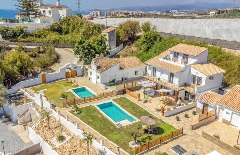 3 Bedroom Stunning Home In Mezquitilla - Photo 15