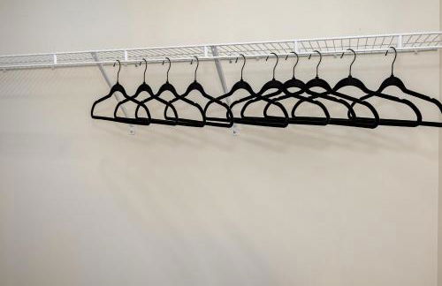 Stylish Getaway near Downtown Raleigh & Coastal Credit Music Park - Foto 14