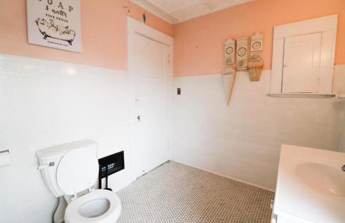 Spacious 6-bedroom house in charming Niagara Falls with AC - Foto 26