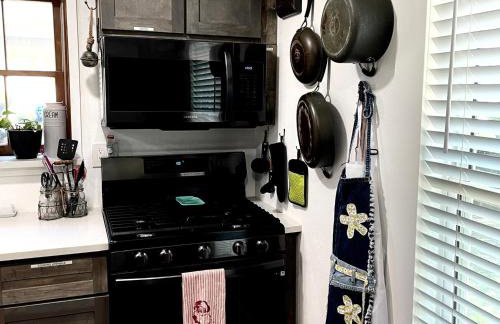 Pet Friendly Graham 2 Bedroom Home Christmas 365 at The Mistletoe Farm - Foto 37