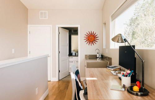 Modern Comfort w Mountain Views - Pet-Friendly - Foto 39