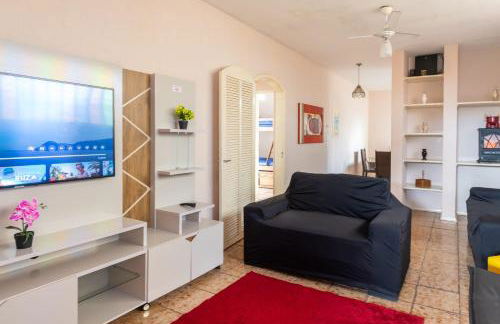 Casa Lindíssima e Espaçosa com 2 Piscinas - Adulto e Infantil, Perto da Praia, Opção da Piscina Adulto Aquecida Cobrado à Parte, 4 Quartos Frente as Piscinas, Área Gourmet Completa com Churrasqueira, Forno e Fogão a Lenha, Mesa de Bilhar, Lareira na Sala - Photo 16