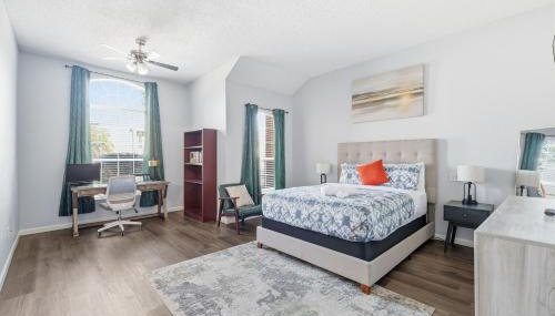 Bright and Cozy 4B Retreat in Frisco - Photo 2